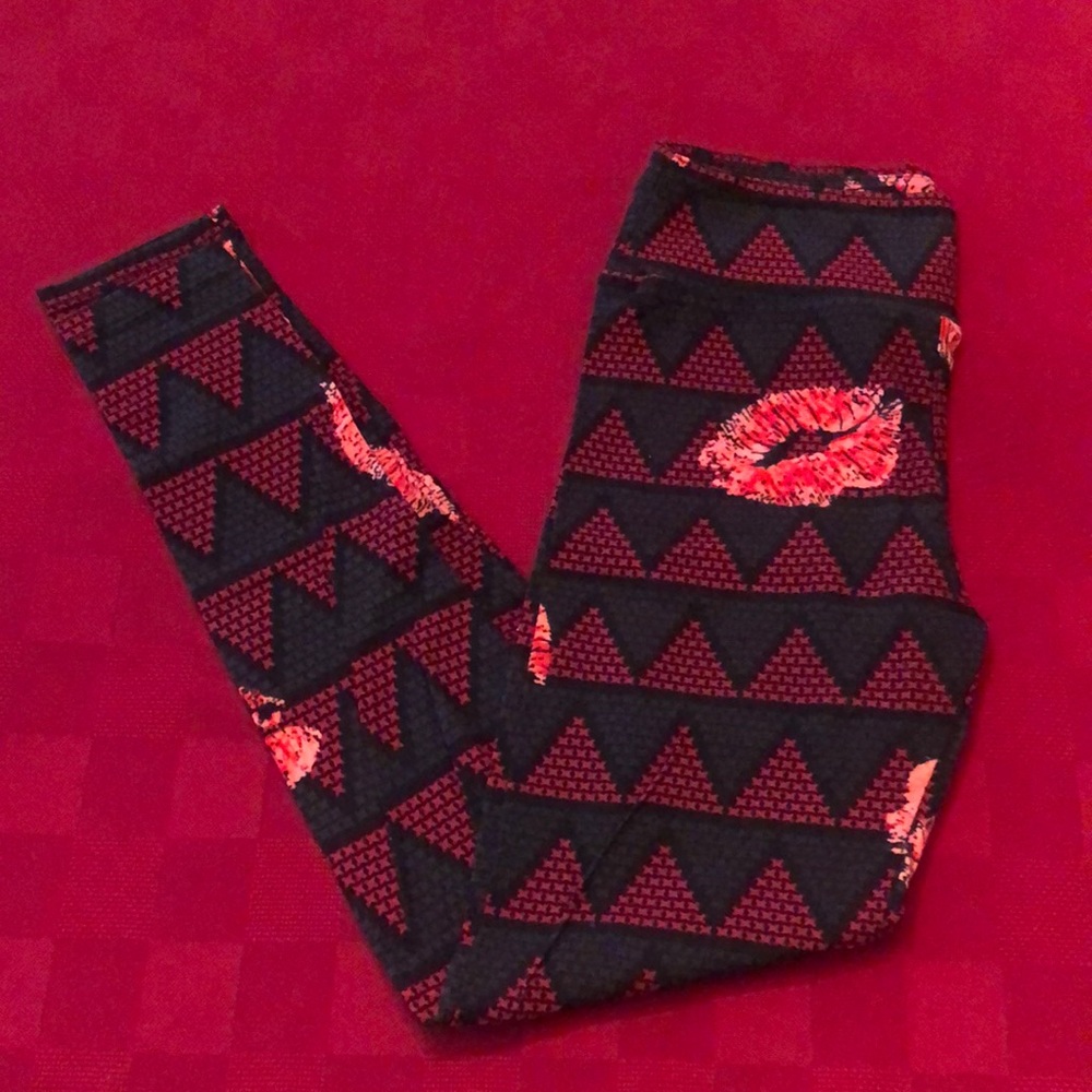 LuLaRoe Lips Leggings One Size